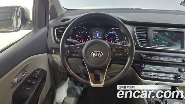 Kia Canival 2019 — photo 19