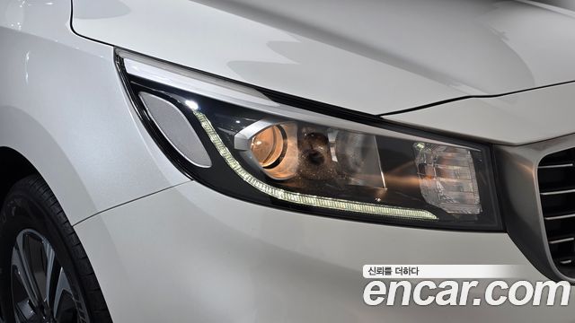 Kia Canival 2019 — photo 8