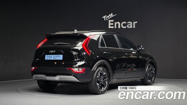 Kia Niro 2023 — photo 2