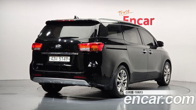 Kia Canival 2018 — photo 2