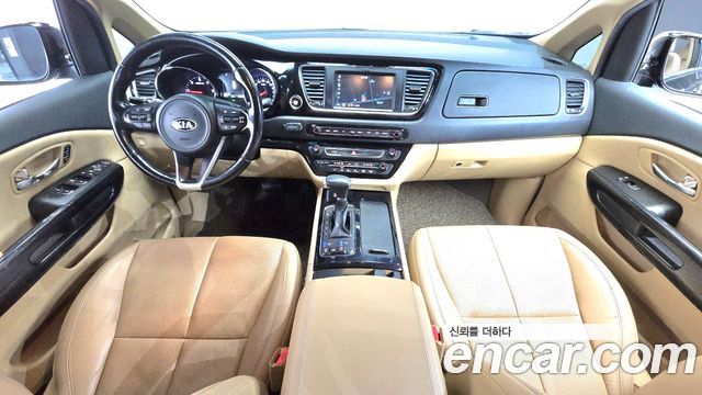 Kia Canival 2018 — photo 7