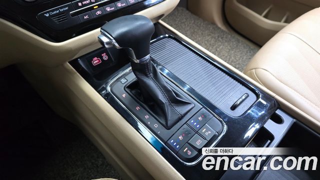 Kia Canival 2018 — photo 9