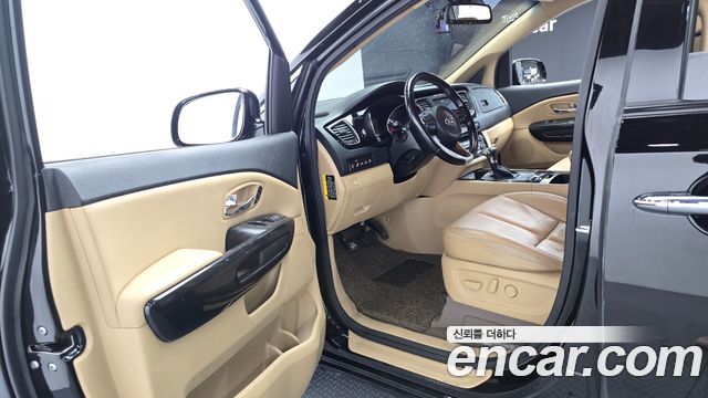 Kia Canival 2018 — photo 10