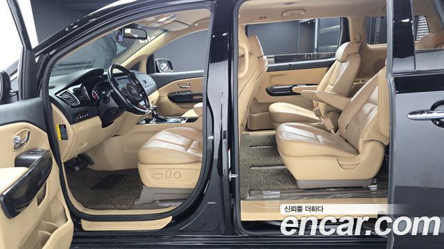 Kia Canival 2018 — photo 11