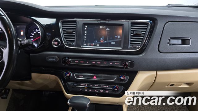 Kia Canival 2018 — photo 18
