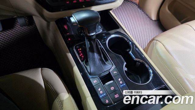 Kia Canival 2020 — photo 12