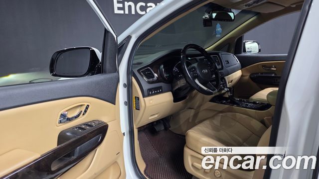 Kia Canival 2020 — photo 13