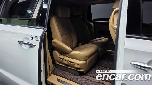 Kia Canival 2020 — photo 18