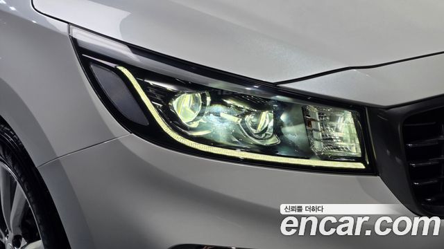 Kia Canival 2020 — photo 8