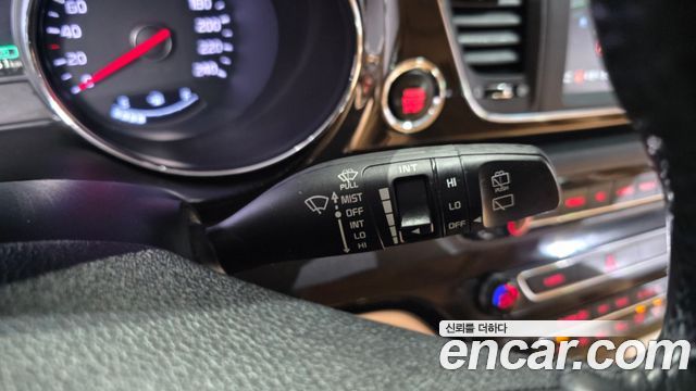 Kia Canival 2020 — photo 34