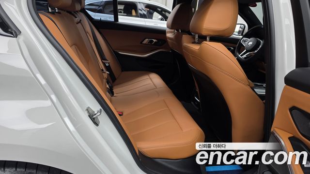 BMW 3-Series 2025 — photo 17