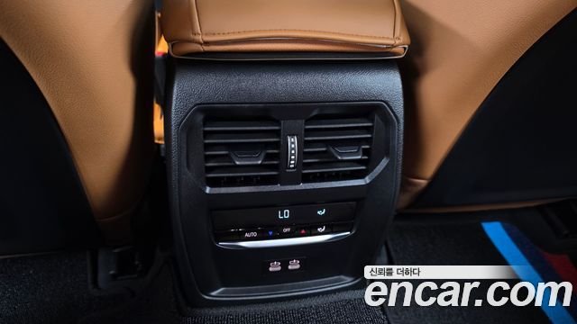 BMW 3-Series 2025 — photo 24