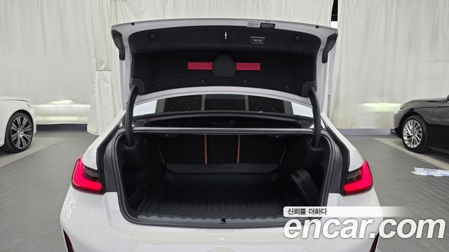 BMW 3-Series 2025 — photo 26