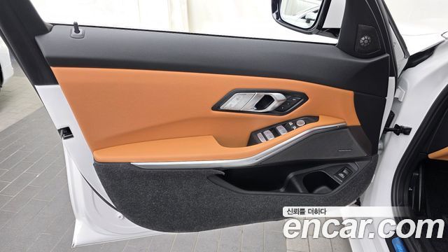 BMW 3-Series 2025 — photo 14