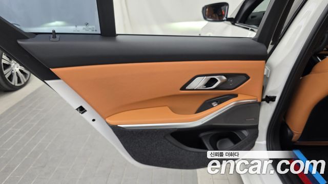 BMW 3-Series 2025 — photo 15