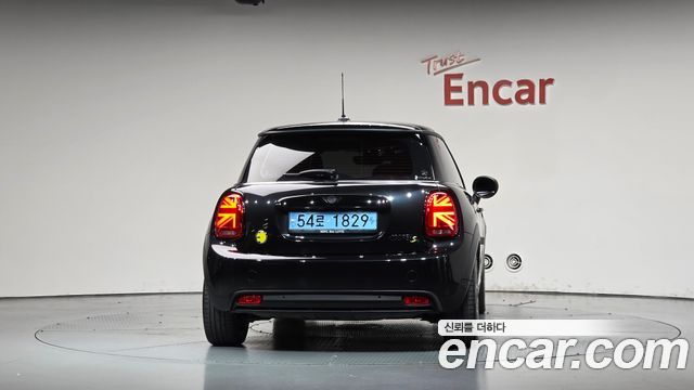 Mini Cooper 2023 — photo 4