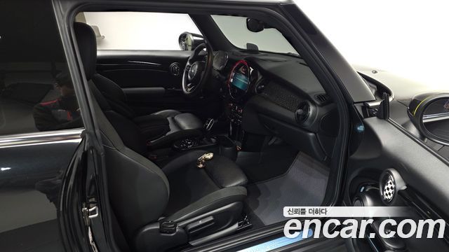 Mini Cooper 2023 — photo 17
