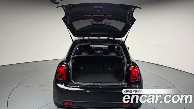 Mini Cooper 2023 — photo 26