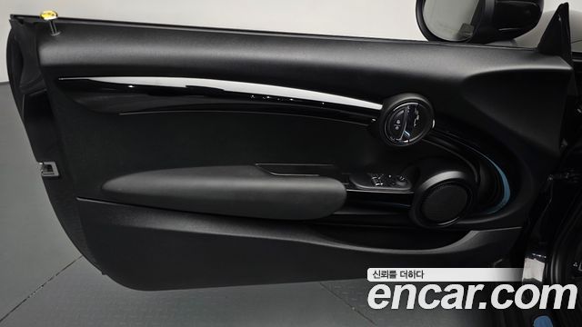 Mini Cooper 2023 — photo 14