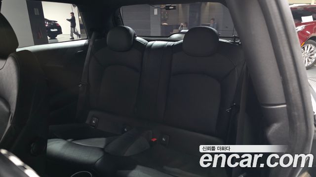 Mini Cooper 2023 — photo 16
