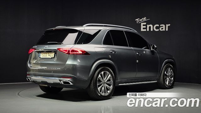 Mercedes-Benz GLE-Class 2022 — photo 2