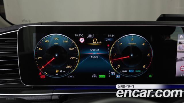Mercedes-Benz GLE-Class 2022 — photo 8