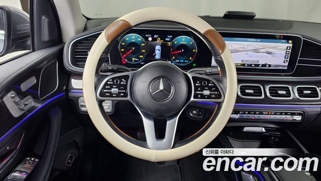 Mercedes-Benz GLE-Class 2022 — photo 13
