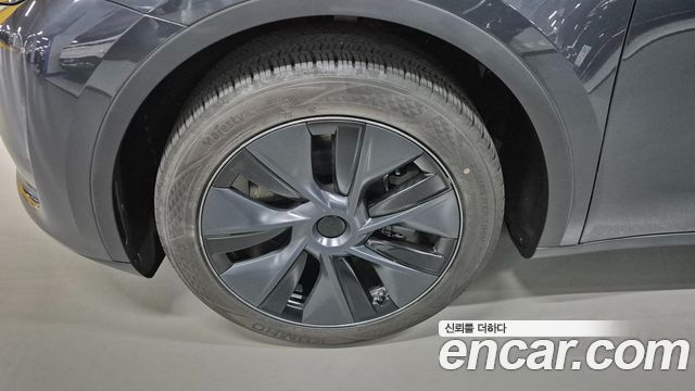 Tesla Model Y 2024 — photo 5