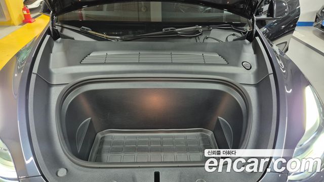 Tesla Model Y 2024 — photo 6