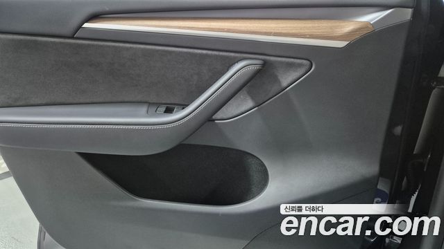 Tesla Model Y 2024 — photo 11