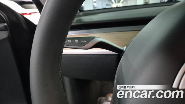 Tesla Model Y 2024 — photo 17