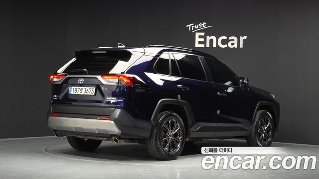 Toyota RAV4 2023 — photo 2
