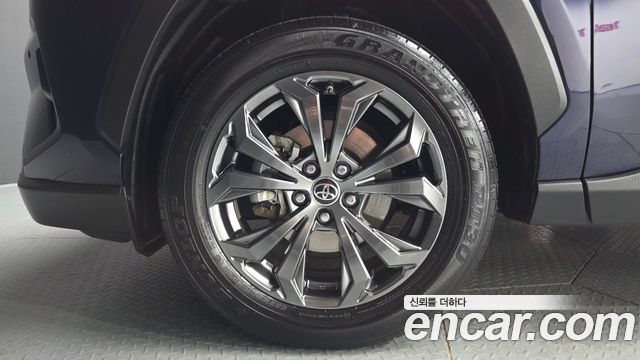 Toyota RAV4 2023 — photo 5