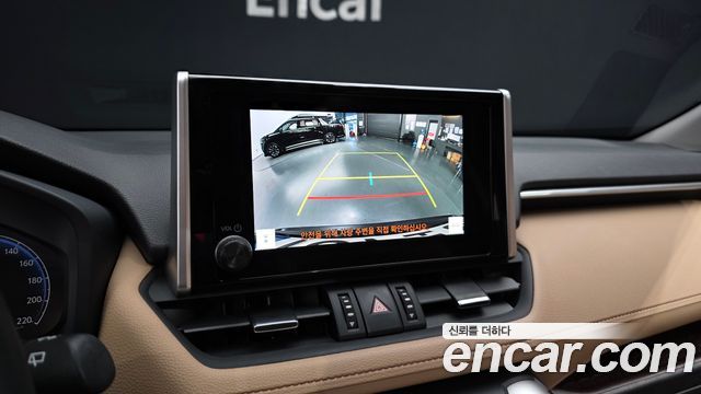 Toyota RAV4 2023 — photo 21