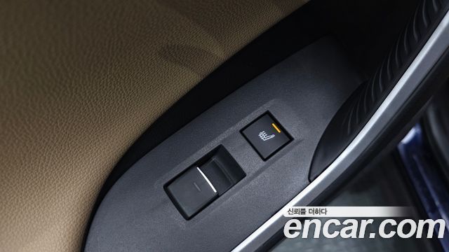 Toyota RAV4 2023 — photo 24