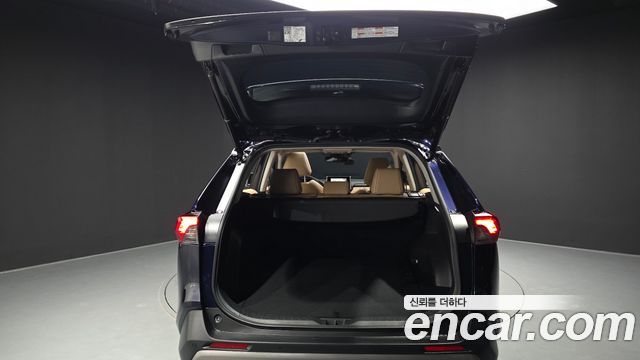 Toyota RAV4 2023 — photo 26