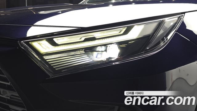 Toyota RAV4 2023 — photo 8
