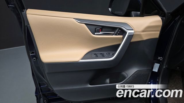 Toyota RAV4 2023 — photo 14