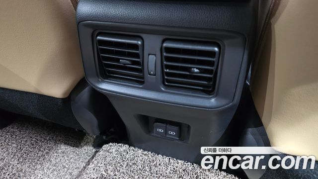 Toyota RAV4 2023 — photo 31