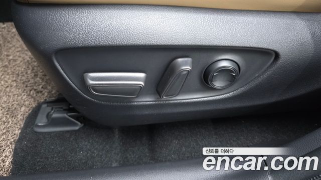 Toyota RAV4 2023 — photo 32