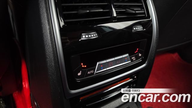 BMW X7 2020 — photo 25