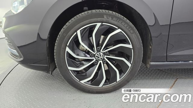 Volkswagen Golf 2023 — photo 5