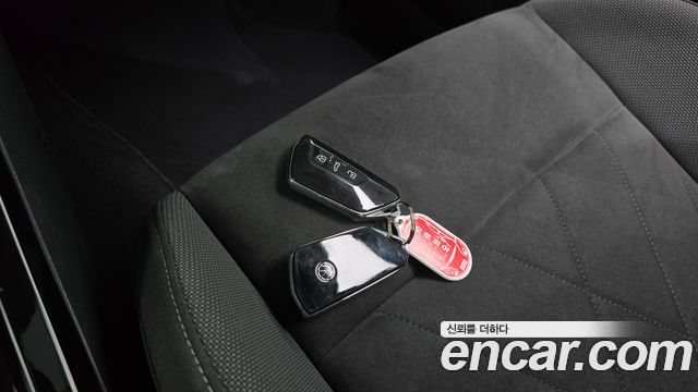 Volkswagen Golf 2023 — photo 21