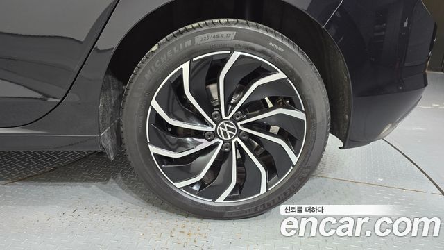 Volkswagen Golf 2023 — photo 7