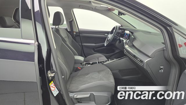 Volkswagen Golf 2023 — photo 16