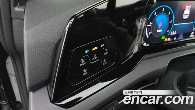 Volkswagen Golf 2023 — photo 27