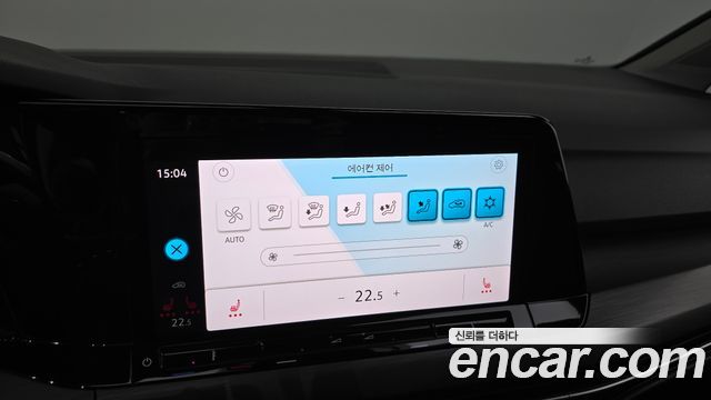Volkswagen Golf 2023 — photo 32