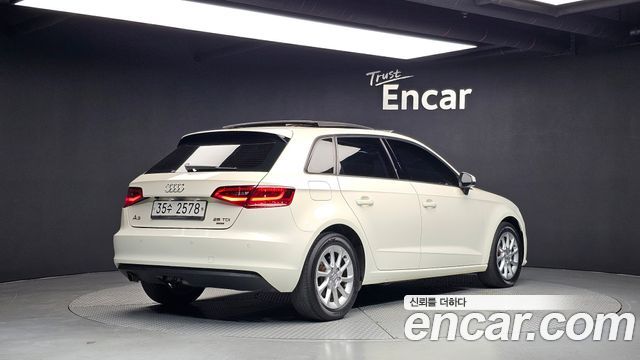 Audi A3 2015 — photo 2