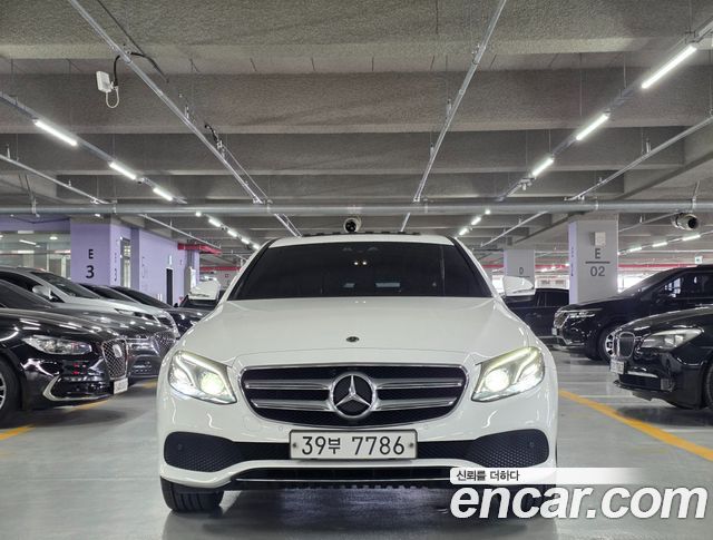 Mercedes-Benz E-Class 2017 — photo 2