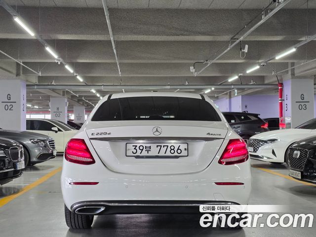 Mercedes-Benz E-Class 2017 — photo 3